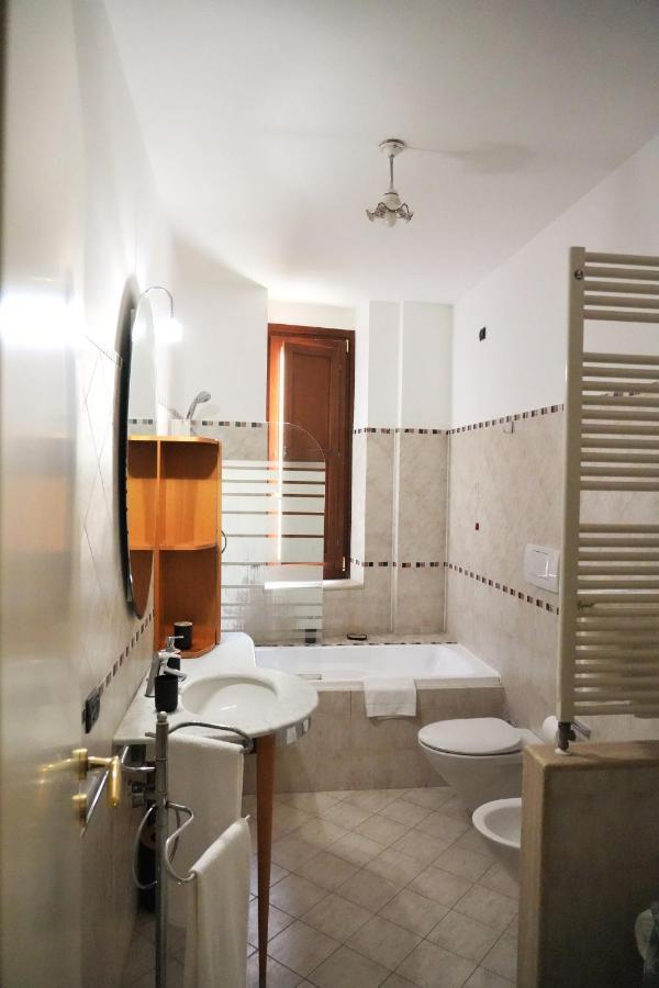 Double Room,1404431129:JPEG