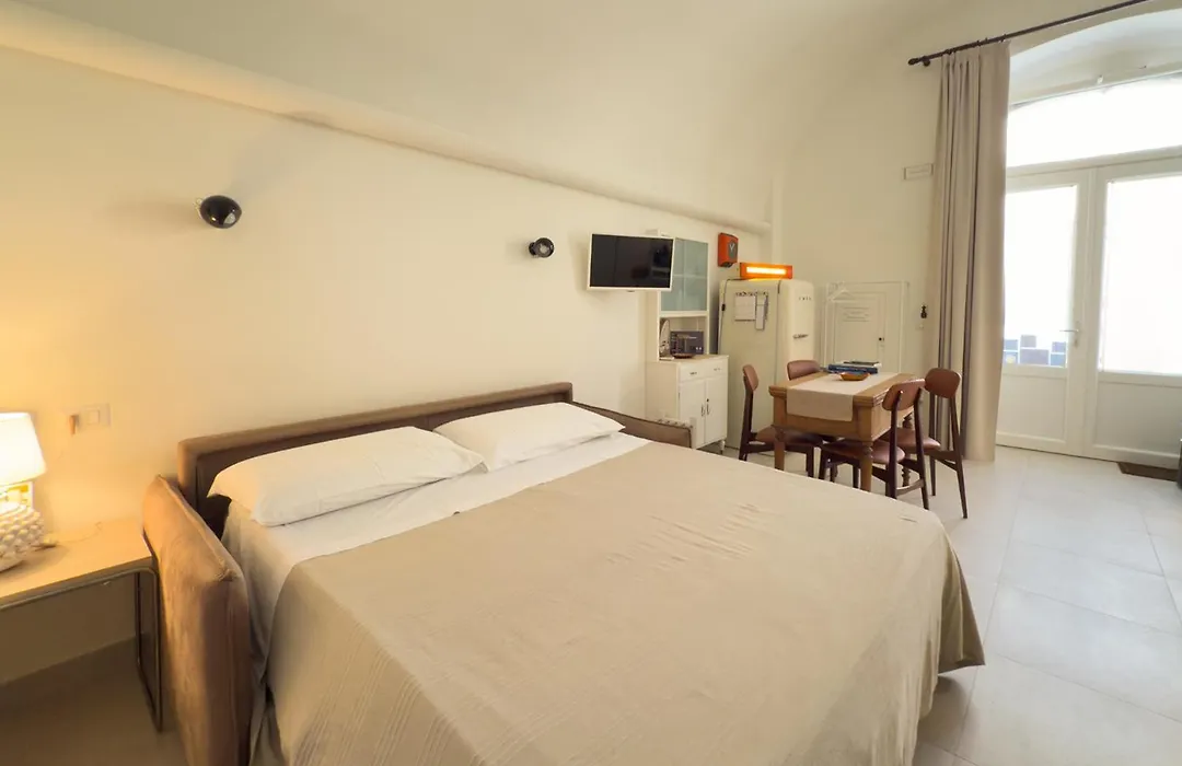 Ai Sottani B&B Deluxe Suite-1